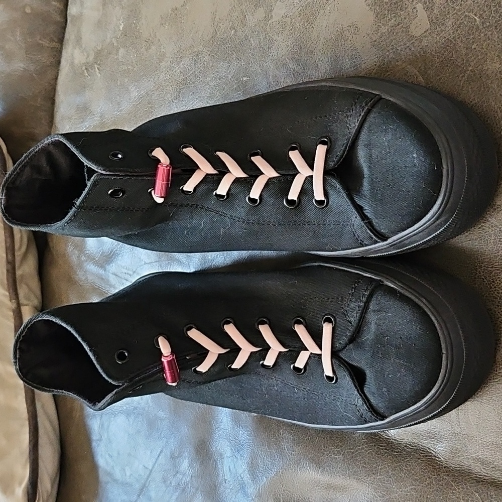 Awesome New! OFFICE LONDON Black Canvas Platform Sneakers Pink Stretch Laces 8